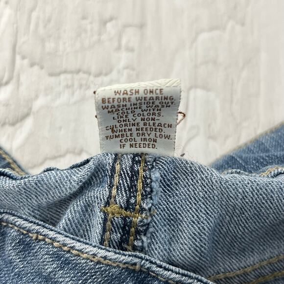 Sonoma Modern Fit Medium Wash Side Stitch Embroidery Cropped Capri Jeans 8 - Picture 5 of 10